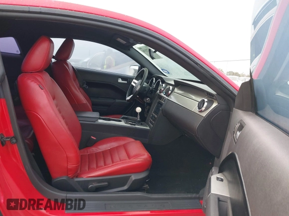 2007 Ford Mustang GT Deluxe with VIN 1ZVFT82H875267643, listed as a IAAI auction lot 41725156 with 98,844 mi miles and . Bid and sale history available at carsss.com. Image 5.