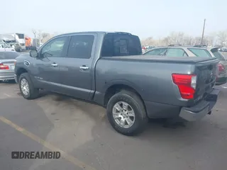 2017 Nissan Titan SV z VIN 1N6AA1EJ3HN536266, wystawiony jako IAAI lot #41915308 z przebiegiem 111 472 mil mil oraz . Historia ofert i sprzedaży dostępna na DreamBid. Obrazek 3.