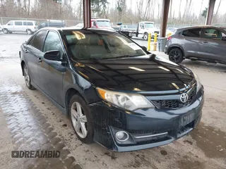 2014 Toyota Camry L with VIN 4T1BF1FK9EU791761, listed as a IAAI auction lot 41758821 with 221,149 mi miles. Bid and sale history available at carsss.com. Image 1.