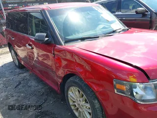 2016 Ford Flex SEL z VIN 2FMGK5C87GBA19902, wystawiony jako IAAI lot #42270902 z przebiegiem 111 862 mil mil oraz . Historia ofert i sprzedaży dostępna na DreamBid. Obrazek 6.