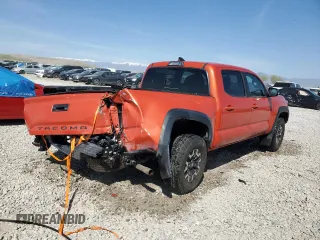 2017 Toyota Tacoma SR5 with VIN 3TMCZ5AN5HM079796, listed as a Copart auction lot 54270345 with 96,032 mi miles and Salvage Title. Bid and sale history available at DreamBid. Image 3.