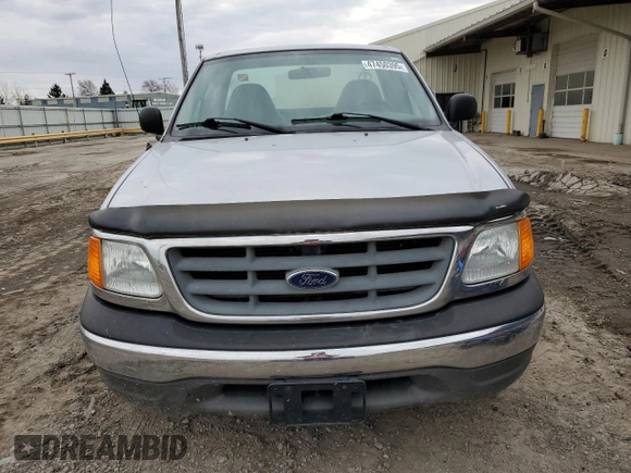2004 Ford F-150 XL z VIN 2FTRF18274CA75519, wystawiony jako Copart lot #47450395 z przebiegiem 129 099 mil mil oraz Szkoda całkowita • Salvage title. Historia ofert i sprzedaży dostępna na DreamBid. Obrazek 5.