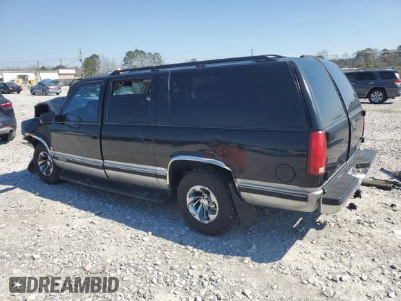1997 Chevrolet Suburban with VIN 1GNEC16R6VJ375912, listed as a Copart auction lot 46957475 with 252,367 mi miles and Salvage Title. Bid and sale history available at carsss.com. Image 2.