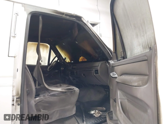 1995 Ford F-350 с VIN 1FTJW36F0SEA42142, выставлен на аукционе IAAI как лот 41818083 с пробегом Не указан миль и . История ставок и продаж доступна на DreamBid. Изображение 5.