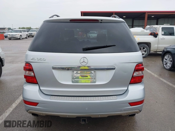 2010 Mercedes-Benz M 350 z VIN 4JGBB5GB1AA539970, wystawiony jako IAAI lot #42131521 z przebiegiem 168 710 mil mil oraz . Historia ofert i sprzedaży dostępna na DreamBid. Obrazek 16.