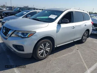 2017 Nissan Pathfinder SL z VIN 5N1DR2MNXHC669407, wystawiony jako IAAI lot #42067850 z przebiegiem 108 269 mil mil oraz . Historia ofert i sprzedaży dostępna na DreamBid. Obrazek 18.