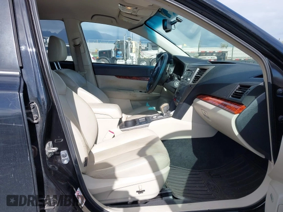 2011 Subaru Outback Limited z VIN 4S4BRDJC1B2370889, wystawiony jako IAAI lot #41490231 z przebiegiem Nie podano mil oraz . Historia ofert i sprzedaży dostępna na DreamBid. Obrazek 5.