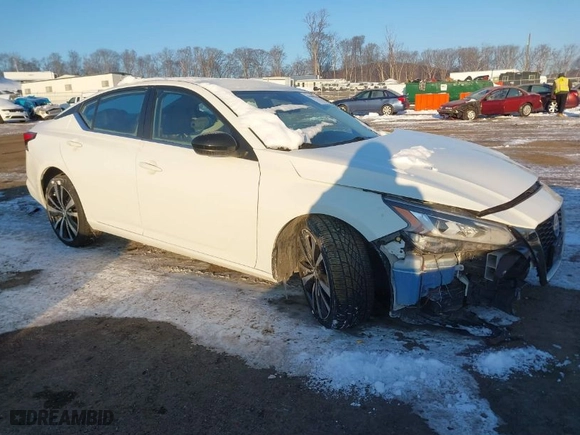 2022 Nissan Altima 2.5 SR with VIN 1N4BL4CV4NN303345, listed as a IAAI auction lot 41408514 with NaN miles. Bid and sale history available at carsss.com. Image 1.