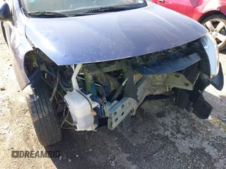 2019 Nissan Versa SV z VIN 3N1CN7APXKL859768, wystawiony jako IAAI lot #42120640 z przebiegiem 55 710 mil mil oraz . Historia ofert i sprzedaży dostępna na DreamBid. Obrazek 6.