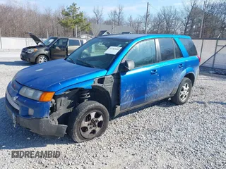 2004 Saturn VUE V6 z VIN 5GZCZ53424S863485, wystawiony jako IAAI lot #41702410 z przebiegiem 318 651 mil mil oraz . Historia ofert i sprzedaży dostępna na DreamBid. Obrazek 2.