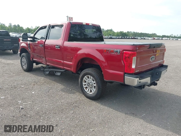 2019 Ford F-250 XL z VIN 1FT7W2B60KEC57384, wystawiony jako IAAI lot #42355105 z przebiegiem 99 354 mil mil oraz . Historia ofert i sprzedaży dostępna na DreamBid. Obrazek 3.