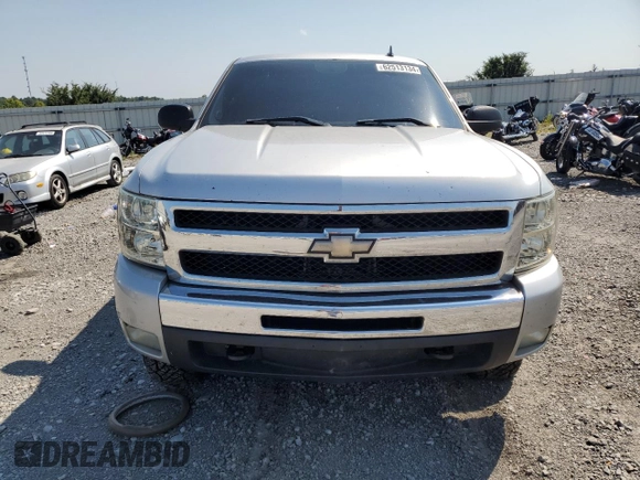 2011 Chevrolet Silverado 1500 LT with VIN 3GCPKSE34BG245681, listed as a Copart auction lot 62513134 with 247,377 mi miles and Salvage Title. Bid and sale history available at DreamBid. Image 5.