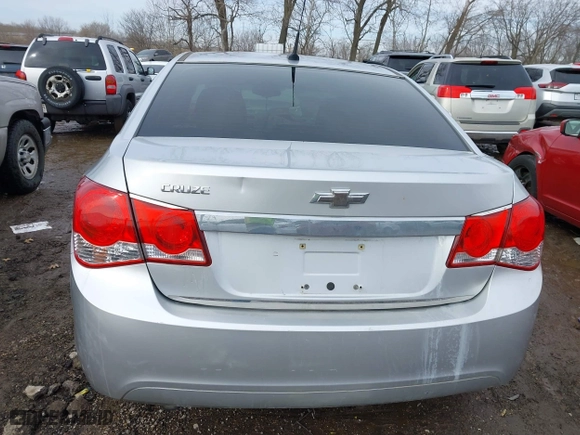 2013 Chevrolet Cruze LS with VIN 1G1PA5SH2D7243942, listed as a IAAI auction lot 41651301 with 147,151 mi miles. Bid and sale history available at carsss.com. Image 17.