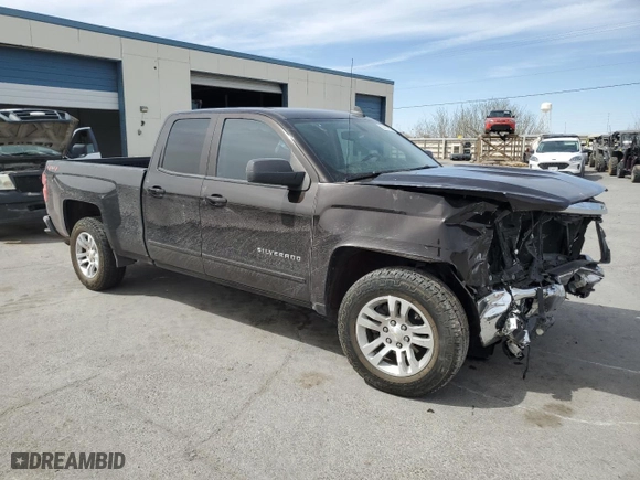 2018 Chevrolet Silverado 1500 LT with VIN 1GCVKREH2JZ272484, listed as a Copart auction lot 50467195 with 92,732 mi miles and Salvage Title. Bid and sale history available at carsss.com. Image 4.