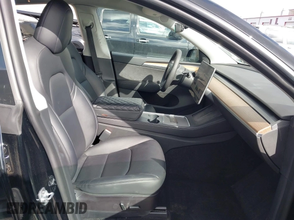 2022 Tesla Model Y Performance z VIN 7SAYGDEF9NF532880, wystawiony jako IAAI lot #41583671 z przebiegiem 38 057 mil mil oraz . Historia ofert i sprzedaży dostępna na DreamBid. Obrazek 5.