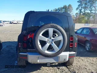 2024 Land Rover Defender S with VIN SALEJ6EX4R2350804, listed as a IAAI auction lot 41833273 with 2,105 mi miles and . Bid and sale history available at DreamBid. Image 16.