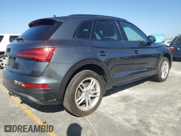 2024 Audi Q5 Premium Plus with VIN WA1BBAFY9R2063776, listed as a Copart auction lot 61252035 with 2,813 mi miles and Salvage title. Bid and sale history available at DreamBid. Image 3.