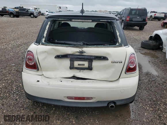 2013 MINI Hardtop z VIN WMWSU3C59DT688460, wystawiony jako Copart lot #55451925 z przebiegiem Nie podano mil oraz Szkoda całkowita • Salvage title. Historia ofert i sprzedaży dostępna na DreamBid. Obrazek 6.
