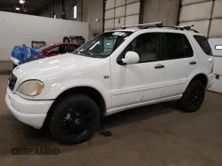 2001 Mercedes-Benz M 320/430/500 z VIN 4JGAB72E51A222489, wystawiony jako Copart lot #51674925 z przebiegiem 226 108 mil mil oraz Czysty tytuł • Clean title. Historia ofert i sprzedaży dostępna na DreamBid. Obrazek 1.
