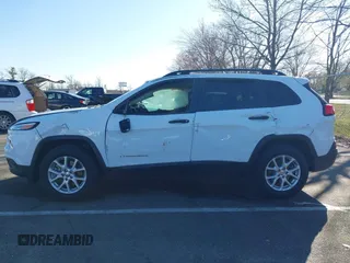 2016 Jeep Cherokee Sport with VIN 1C4PJMASXGW359186, listed as a IAAI auction lot 41930264 with 32,581 mi miles. Bid and sale history available at carsss.com. Image 14.
