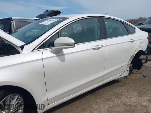 2016 Ford Fusion SE with VIN 3FA6P0T99GR268237, listed as a IAAI auction lot 41951459 with 117,309 mi miles. Bid and sale history available at carsss.com. Image 15.