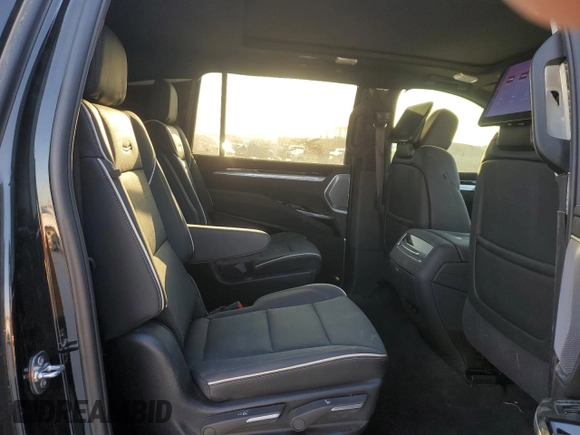 2025 Cadillac Escalade z VIN 1GYS9PRL6SR137800, wystawiony jako Copart lot #49889855 z przebiegiem 3 031 mil mil oraz Szkoda całkowita • Salvage title. Historia ofert i sprzedaży dostępna na DreamBid. Obrazek 11.