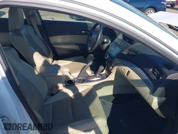 2017 Acura ILX w/Premium Pkg with VIN 19UDE2F76HA016830, listed as a IAAI auction lot 41888519 with 83,727 mi miles. Bid and sale history available at carsss.com. Image 5.