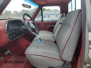 1990 Ford F-150 z VIN 1FTDF15N7LNB38801, wystawiony jako Copart lot #59738475 z przebiegiem 273 718 mil mil oraz Czysty tytuł • Clean title. Historia ofert i sprzedaży dostępna na DreamBid. Obrazek 7.