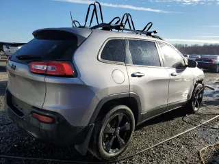 2018 Jeep Cherokee Limited с VIN 1C4PJLDB0JD573676, выставлен на аукционе Copart как лот 87696405 с пробегом 87 593 миль миль и Списание • Salvage title. История ставок и продаж доступна на DreamBid. Изображение 3.