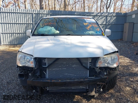 2015 Chrysler Town & Country Touring with VIN 2C4RC1BG4FR755536, listed as a IAAI auction lot 41769040 with 118,393 mi miles and . Bid and sale history available at DreamBid. Image 6.