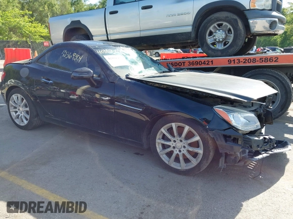 2016 Mercedes-Benz SLK 300 z VIN WDDPK3JA3GF124911, wystawiony jako IAAI lot #42101902 z przebiegiem 44 162 mil mil oraz . Historia ofert i sprzedaży dostępna na DreamBid. Obrazek 13.