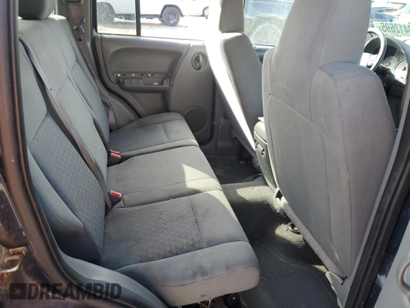 2005 Jeep Liberty Sport with VIN 1J4GK48K85W500654, listed as a Copart auction lot 43412695 with 119,366 mi miles and Salvage Title. Bid and sale history available at carsss.com. Image 11.