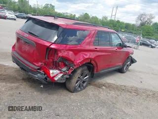 2022 Ford Explorer XLT z VIN 1FMSK8DH4NGC35593, wystawiony jako IAAI lot #42167354 z przebiegiem 29 747 mil mil oraz . Historia ofert i sprzedaży dostępna na DreamBid. Obrazek 4.