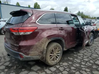 2018 Toyota Highlander SE with VIN 5TDJZRFH0JS874049, listed as a Copart auction lot 54959505 with 92,561 mi miles and Salvage title. Bid and sale history available at DreamBid. Image 3.