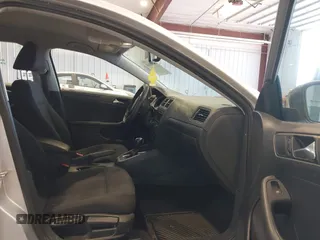 2015 Volkswagen Jetta S with VIN 3VW2K7AJ0FM408987, listed as a IAAI auction lot 42449500 with 137,591 mi miles and . Bid and sale history available at DreamBid. Image 5.