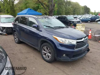 2015 Toyota Highlander XLE z VIN 5TDKKRFH0FS046180, wystawiony jako IAAI lot #42216882 z przebiegiem 366 612 mil mil oraz . Historia ofert i sprzedaży dostępna na DreamBid. Obrazek 1.
