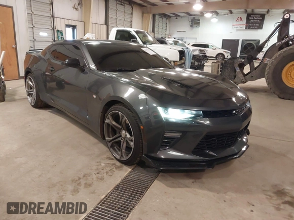 2018 Chevrolet Camaro 2SS with VIN 1G1FH1R76J0190616, listed as a IAAI auction lot 41595815 with 33,084 mi miles and . Bid and sale history available at DreamBid. Image 1.