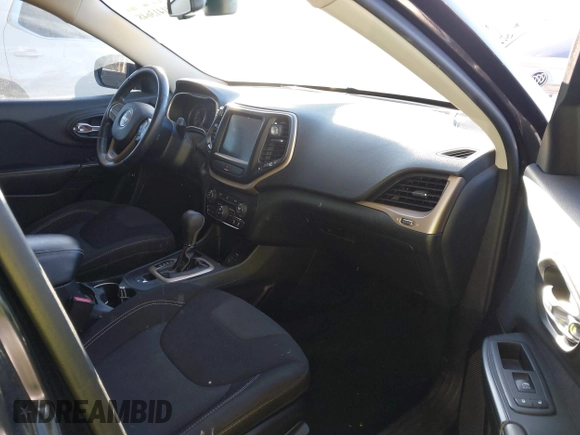 2015 Jeep Cherokee Latitude with VIN 1C4PJLCB7FW632624, listed as a IAAI auction lot 41413648 with 110,274 mi miles. Bid and sale history available at carsss.com. Image 5.