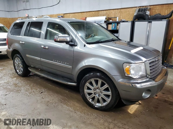 2008 Chrysler Aspen Limited z VIN 1A8HW582X8F129384, wystawiony jako Copart lot #52198845 z przebiegiem 173 160 mil mil oraz Czysty tytuł • Clean title. Historia ofert i sprzedaży dostępna na DreamBid. Obrazek 4.