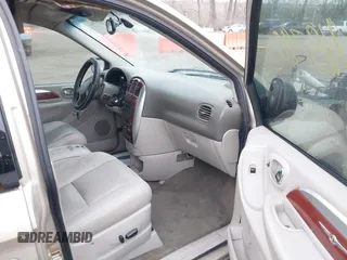 2006 Chrysler Town & Country LWB Limited with VIN 2A8GP64L66R798366, listed as a IAAI auction lot 41879031 with 231,603 mi miles. Bid and sale history available at carsss.com. Image 5.