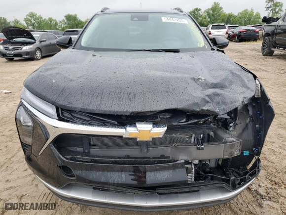 2025 Chevrolet Trax LT with VIN KL77LHEP9SC102793, listed as a Copart auction lot 54442205 with 3,730 mi miles and Salvage Title. Bid and sale history available at carsss.com. Image 5.