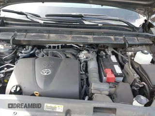 2021 Toyota Highlander L z VIN 5TDCZRBH0MS087637, wystawiony jako IAAI lot #41947861 z przebiegiem 22 626 mil mil oraz . Historia ofert i sprzedaży dostępna na DreamBid. Obrazek 10.