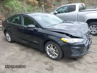2019 Ford Fusion Hybrid SE with VIN 3FA6P0LU8KR106192, listed as a IAAI auction lot 41917627 with 89,684 mi miles. Bid and sale history available at carsss.com. Image 1.