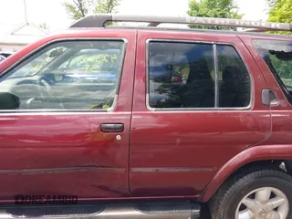 2002 Nissan Pathfinder SE z VIN JN8DR09Y52W737232, wystawiony jako IAAI lot #42381901 z przebiegiem 272 847 mil mil oraz . Historia ofert i sprzedaży dostępna na DreamBid. Obrazek 14.