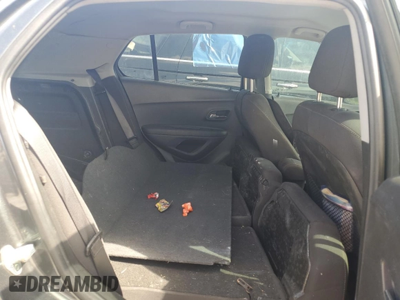 2020 Chevrolet Trax LS z VIN 3GNCJKSBXLL201326, wystawiony jako Copart lot #58873515 z przebiegiem Nie podano mil oraz Nie do naprawy • Non repairable. Historia ofert i sprzedaży dostępna na DreamBid. Obrazek 10.