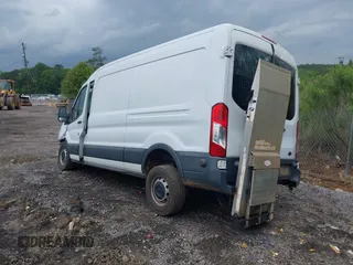 2017 Ford Transit с VIN 1FTYR2CM8HKB32488, выставлен на аукционе IAAI как лот 41982742 с пробегом 235 114 миль миль и . История ставок и продаж доступна на DreamBid. Изображение 3.
