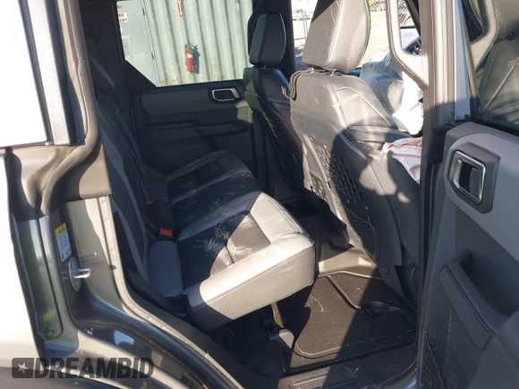 2024 Ford Bronco Big Bend z VIN 1FMDE7BH7RLB48202, wystawiony jako IAAI lot #41947901 z przebiegiem 1 704 mil mil oraz . Historia ofert i sprzedaży dostępna na DreamBid. Obrazek 8.