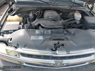2003 Chevrolet Tahoe LS with VIN 1GNEC13V03R272663, listed as a IAAI auction lot 41933407 with 245,113 mi miles. Bid and sale history available at carsss.com. Image 10.