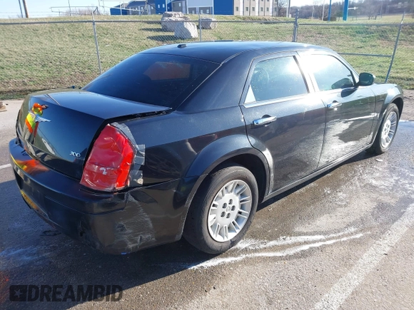 2007 Chrysler 300 with VIN 2C3KA43R87H691098, listed as a IAAI auction lot 41807592 with 99,208 mi miles. Bid and sale history available at carsss.com. Image 4.