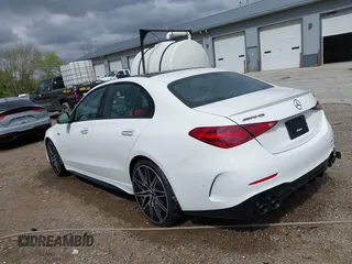 2024 Mercedes-Benz C 43 AMG z VIN W1KAF8HB0RR212189, wystawiony jako IAAI lot #42082339 z przebiegiem 3 908 mil mil oraz . Historia ofert i sprzedaży dostępna na DreamBid. Obrazek 3.